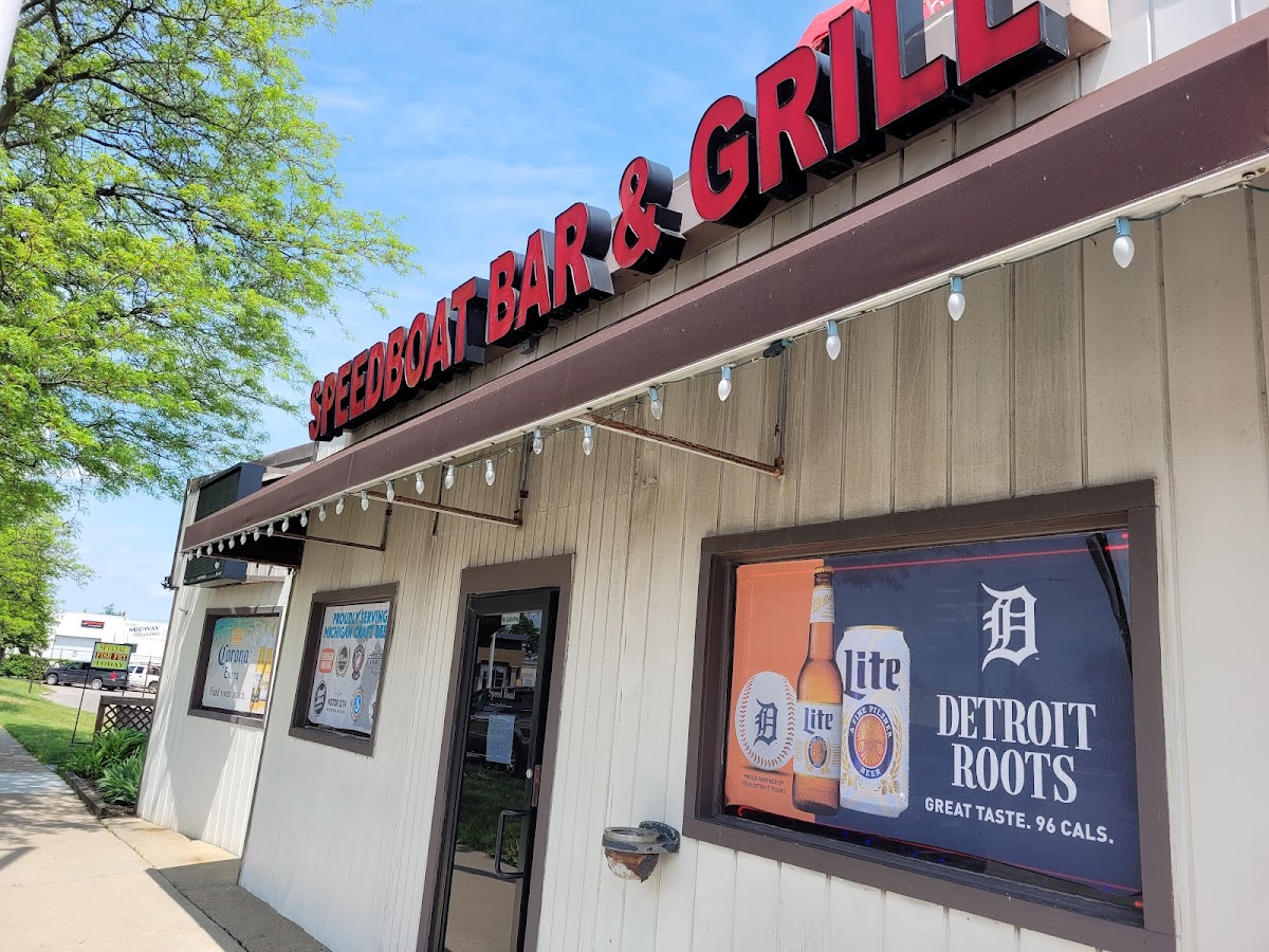 Speedboat Bar & Grill